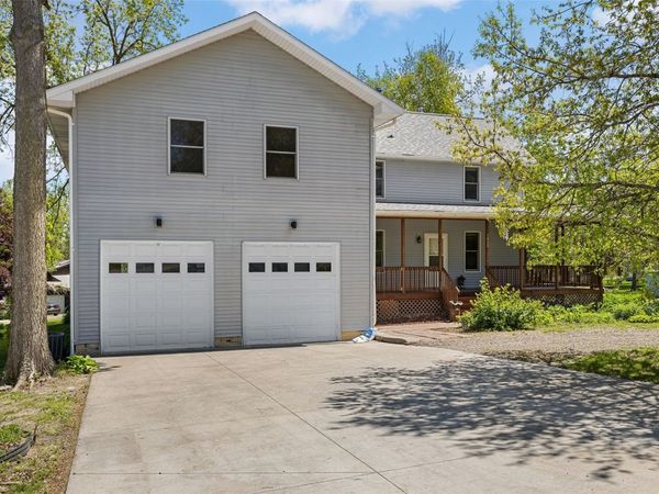 1828 NE Shady Ln , North Liberty, IA 52317
