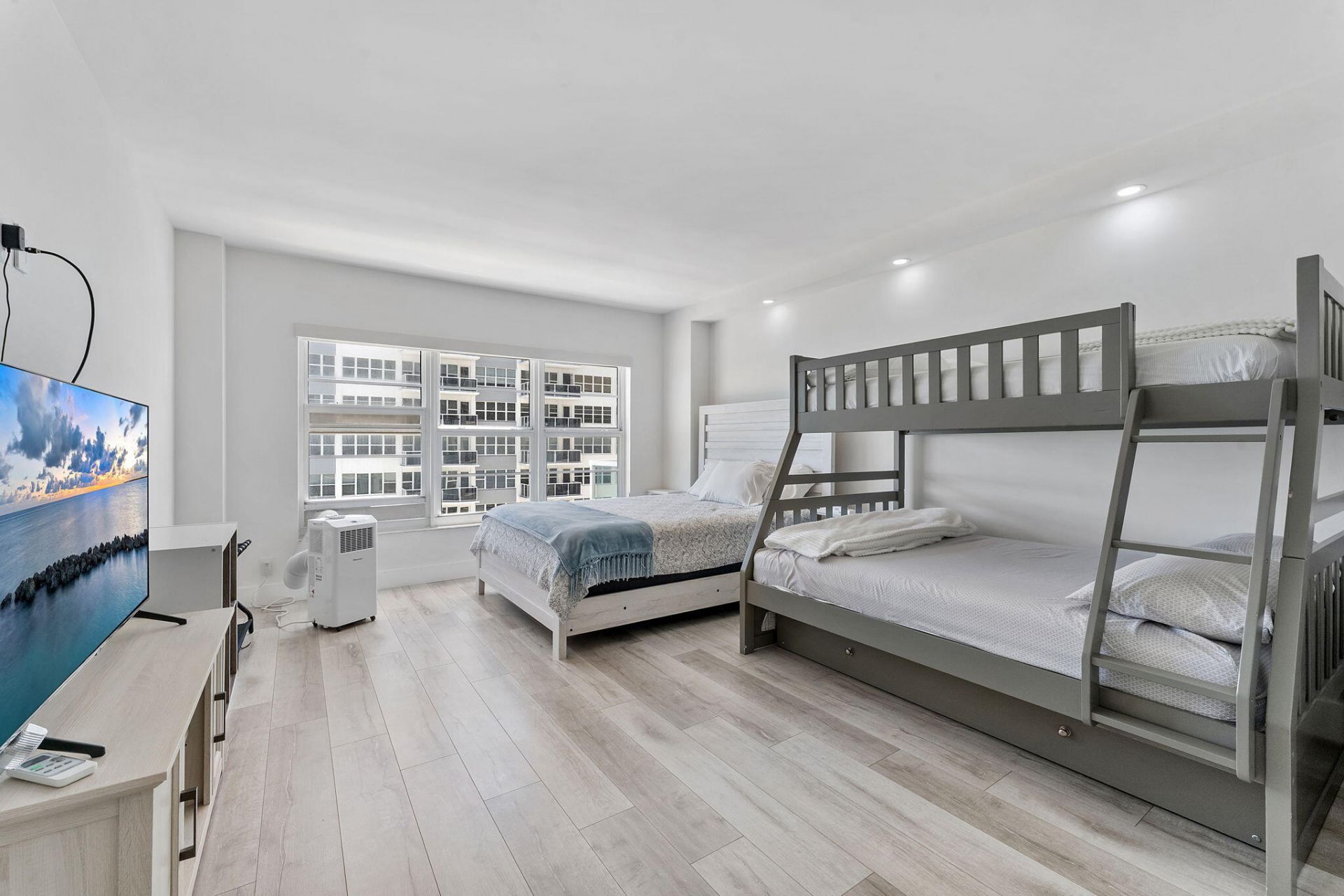 3750 Galt Ocean Drive, Unit 1002, Fort Lauderdale, FL 33308 Photo