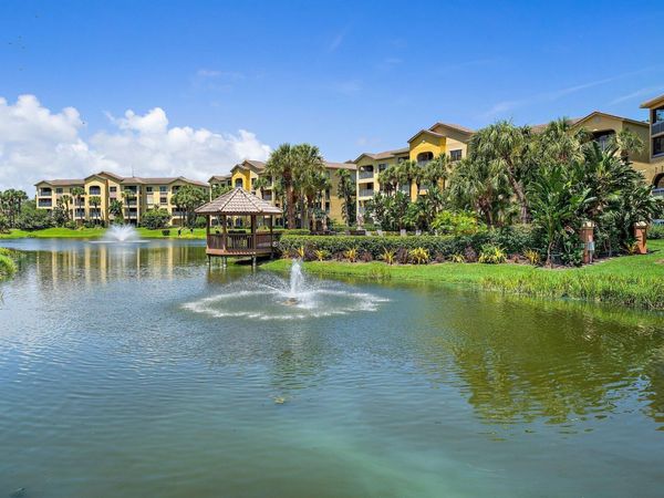 800 Uno Lago Drive, Unit 104, Juno Beach, FL 33408