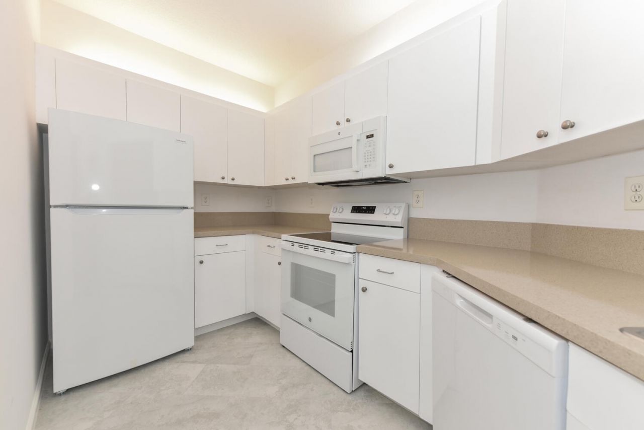 800 Uno Lago Drive, Unit 104, Juno Beach, FL 33408 Photo