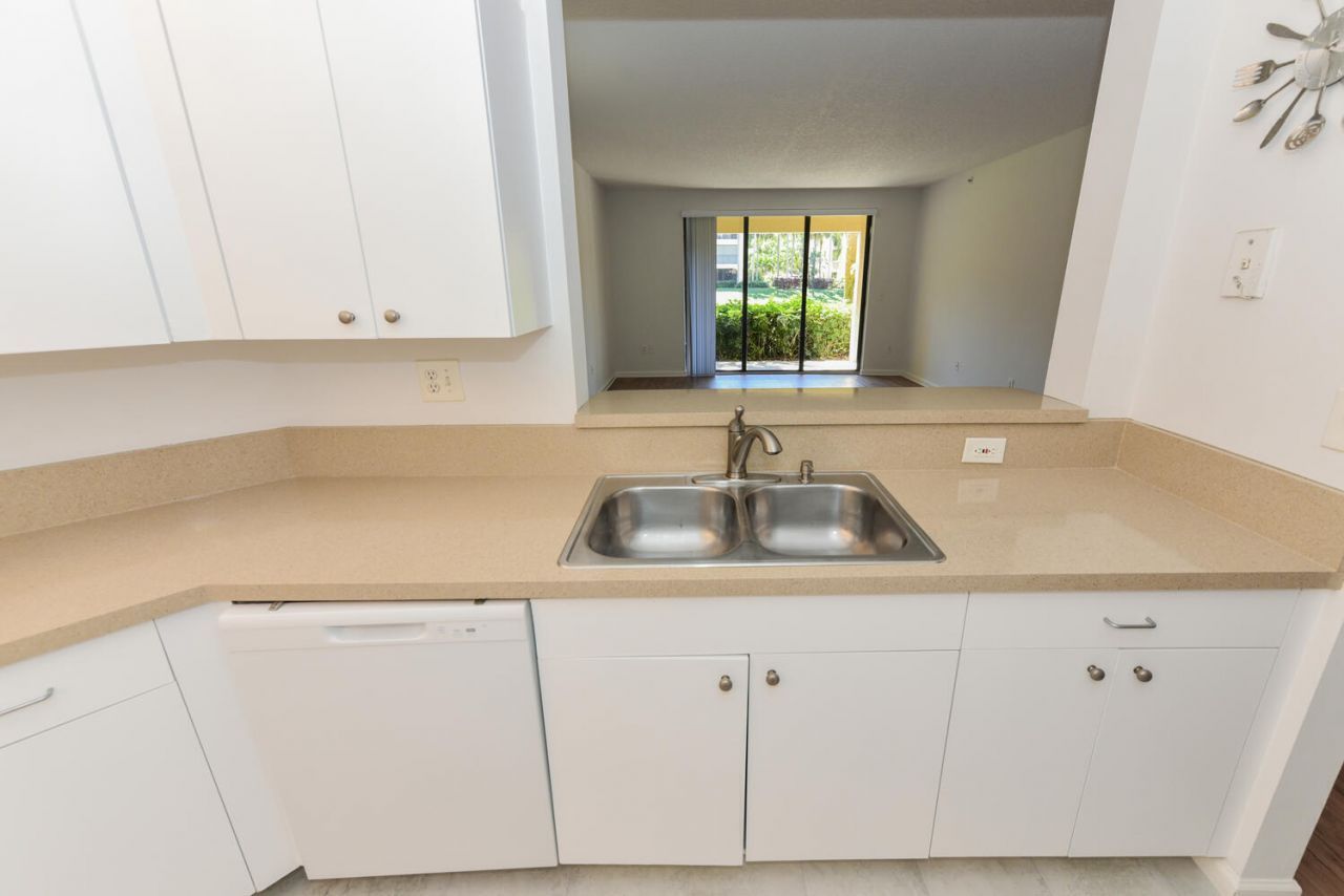 800 Uno Lago Drive, Unit 104, Juno Beach, FL 33408 Photo
