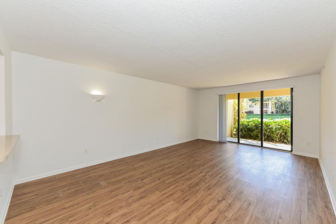 800 Uno Lago Drive, Unit 104, Juno Beach, FL 33408 Photo