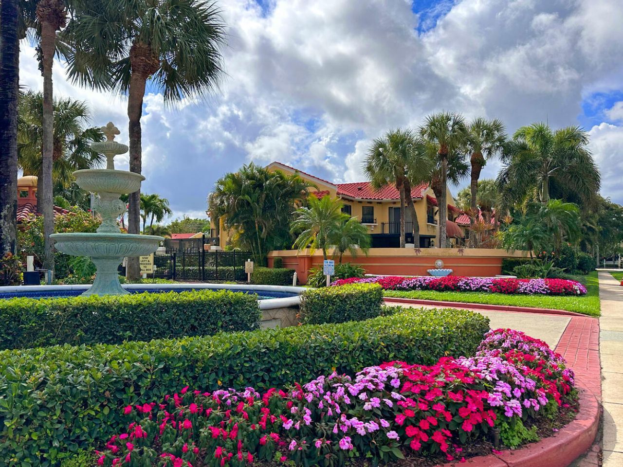 800 Uno Lago Drive, Unit 104, Juno Beach, FL 33408 Photo