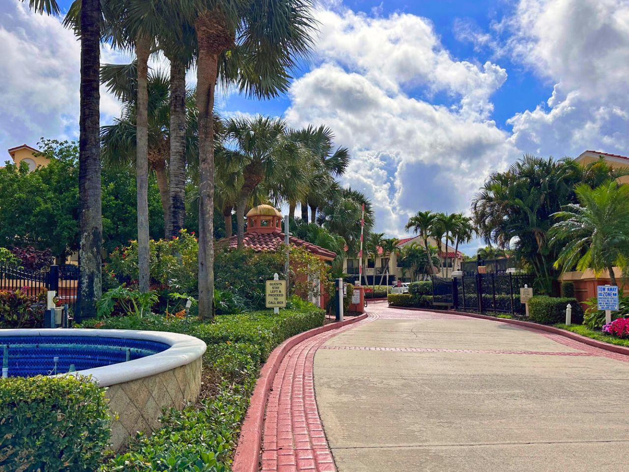 800 Uno Lago Drive, Unit 104, Juno Beach, FL 33408 Photo