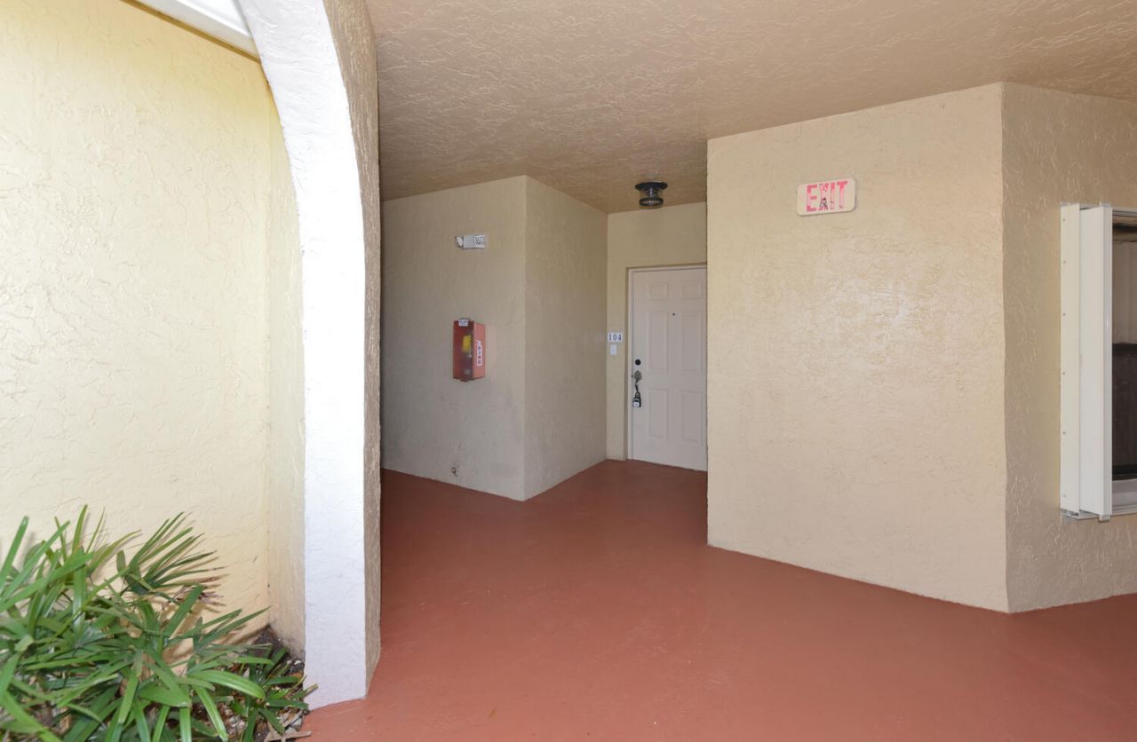800 Uno Lago Drive, Unit 104, Juno Beach, FL 33408 Photo