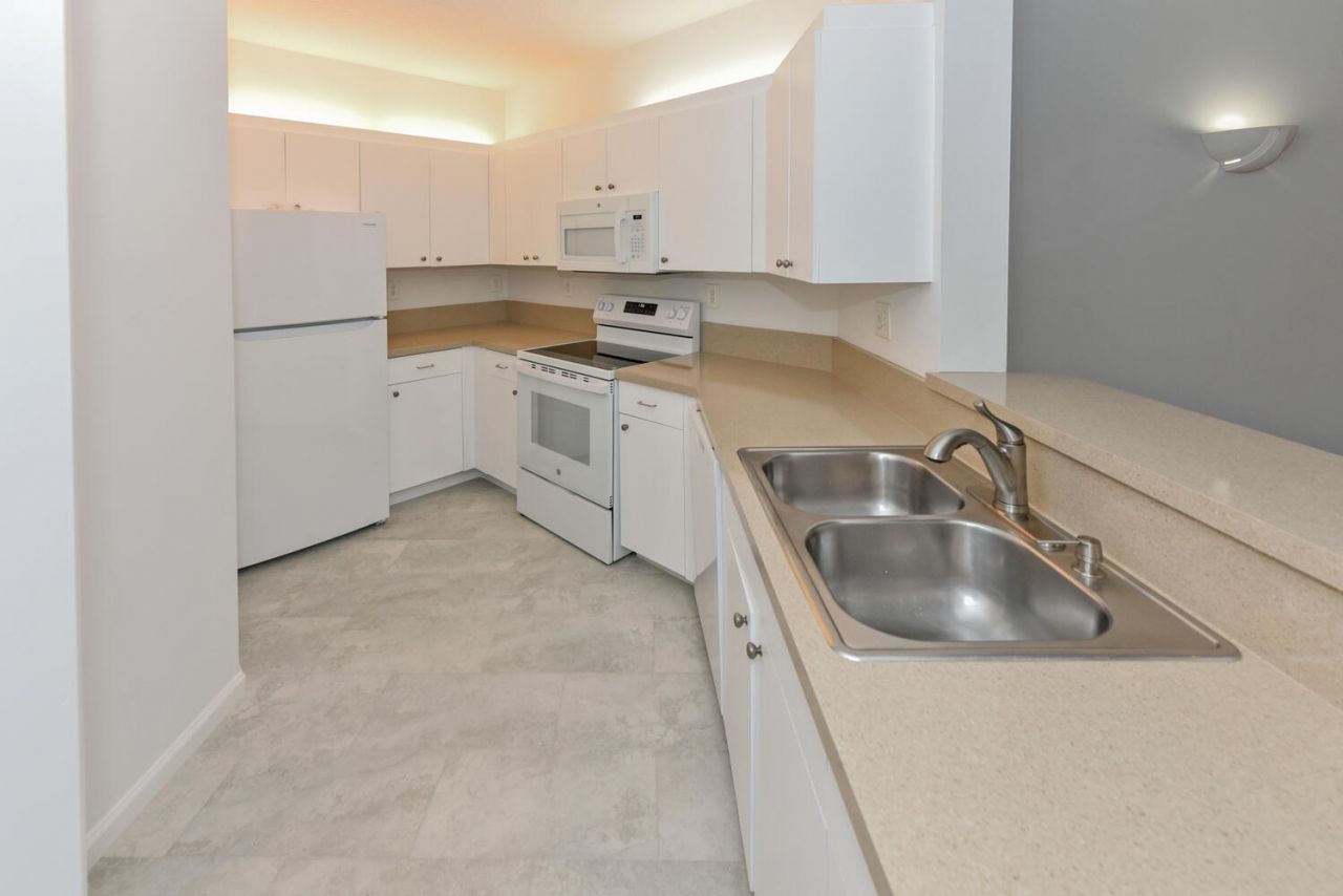 800 Uno Lago Drive, Unit 104, Juno Beach, FL 33408 Photo