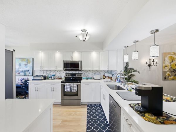 15461 Pembridge Drive, Unit 207, Delray Beach, FL 33484
