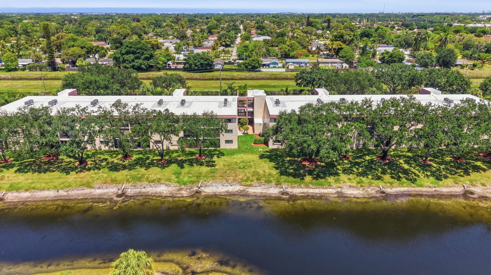 15461 Pembridge Drive, Unit 207, Delray Beach, FL 33484 Photo