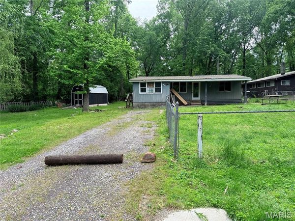 80 N Miramiguoa Drive, Sullivan, MO 63080