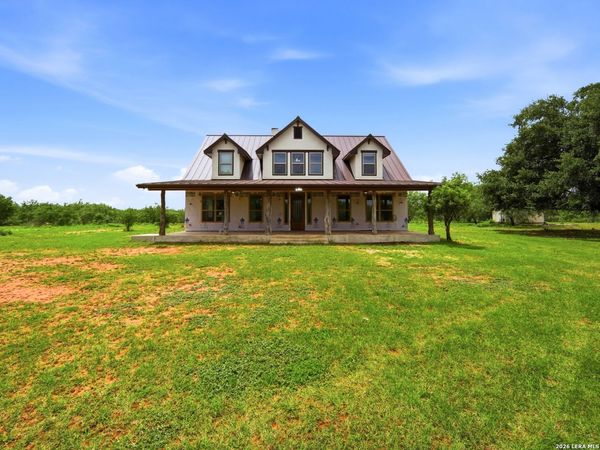 1253 COUNTY ROAD 7421, Yancey, TX 78886