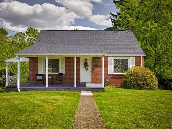 5767 Smith Dr, Bethel Park, PA 15102