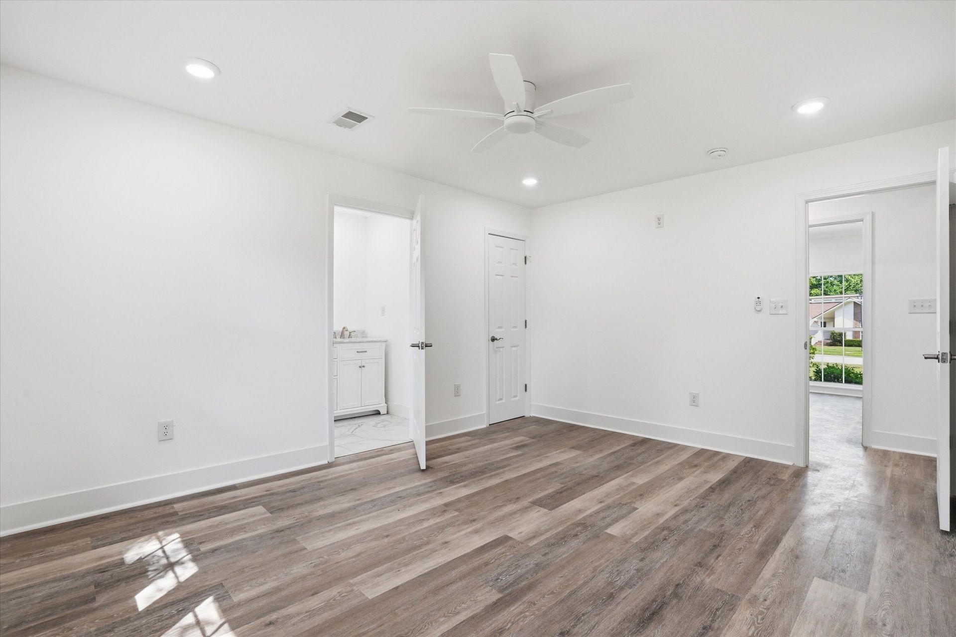 101 Hanover Court Photo 10