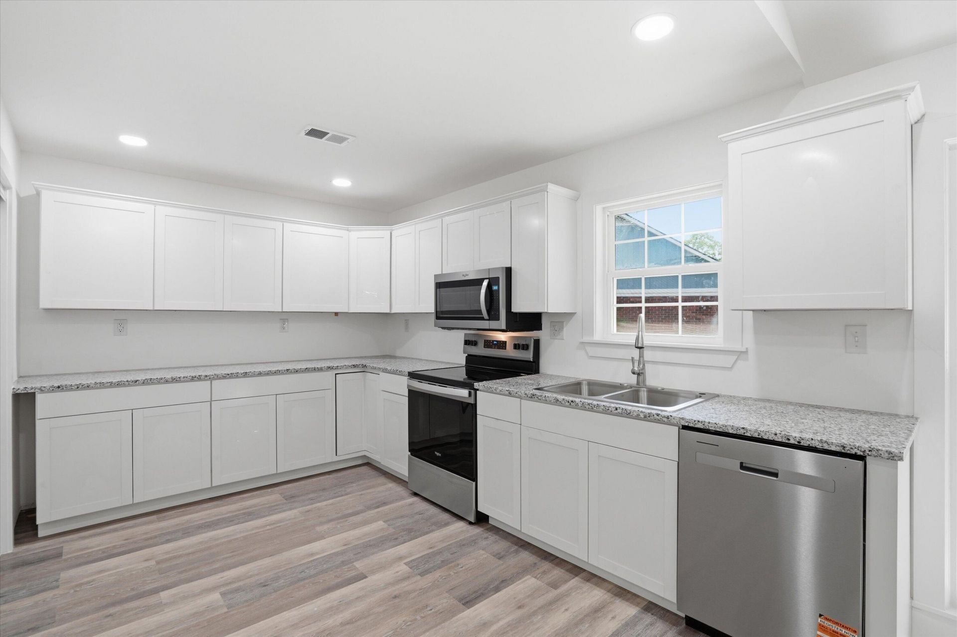101 Hanover Court Photo 15