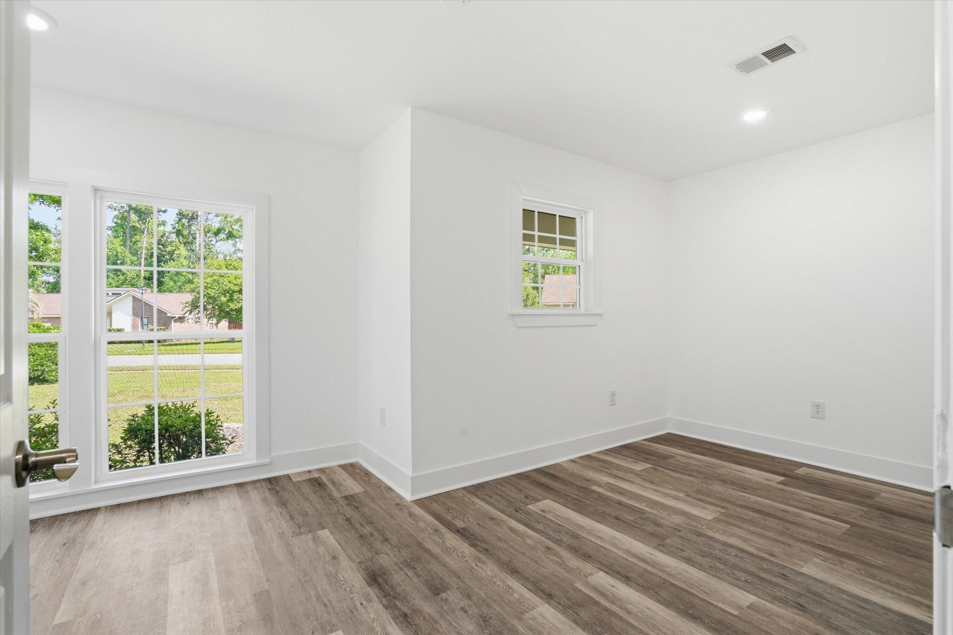 101 Hanover Court Photo 16