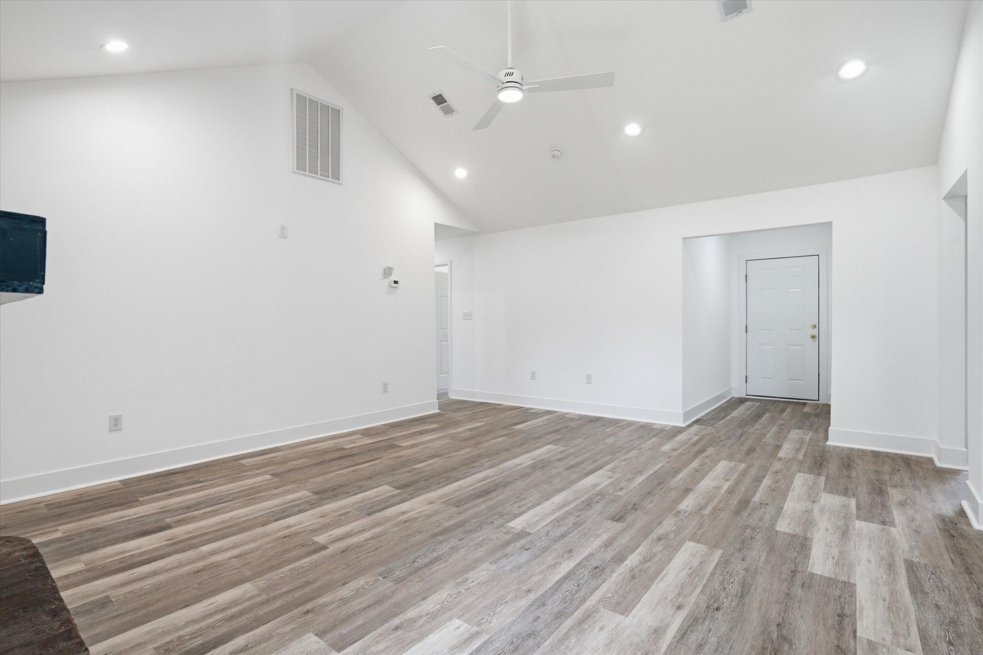 101 Hanover Court Photo 18