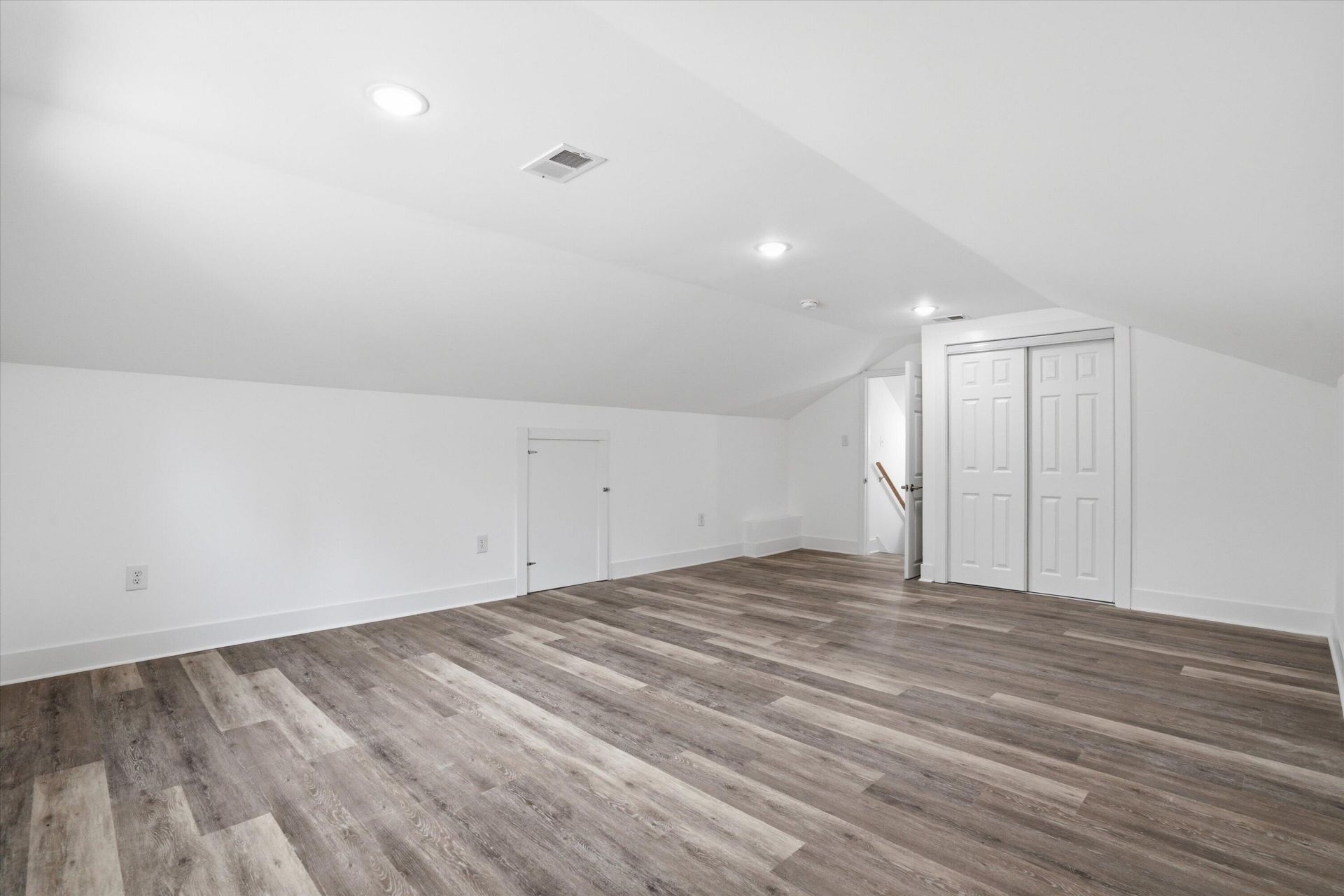 101 Hanover Court Photo 19