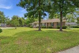 101 Hanover Court photo 4
