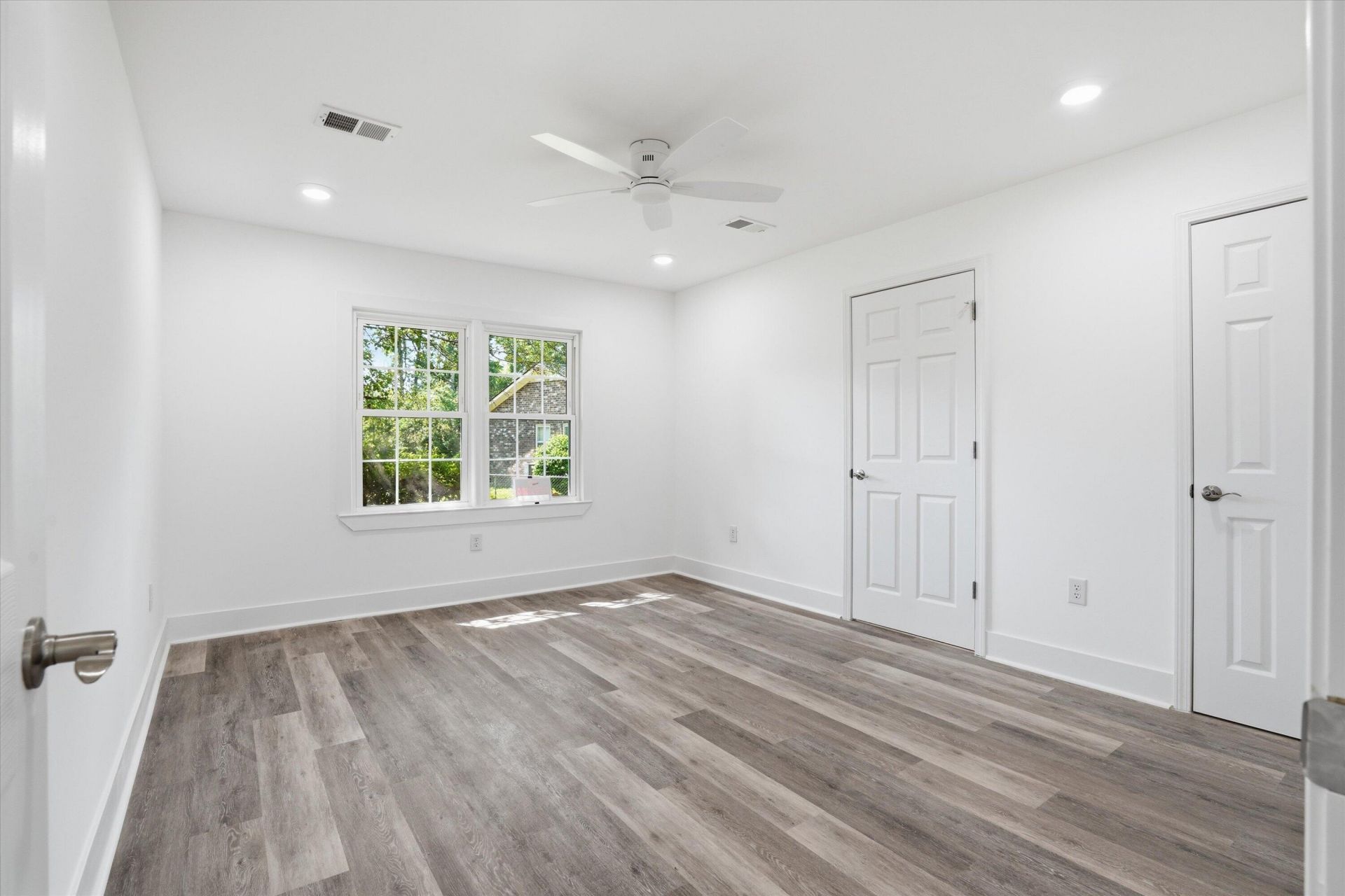 101 Hanover Court Photo 23