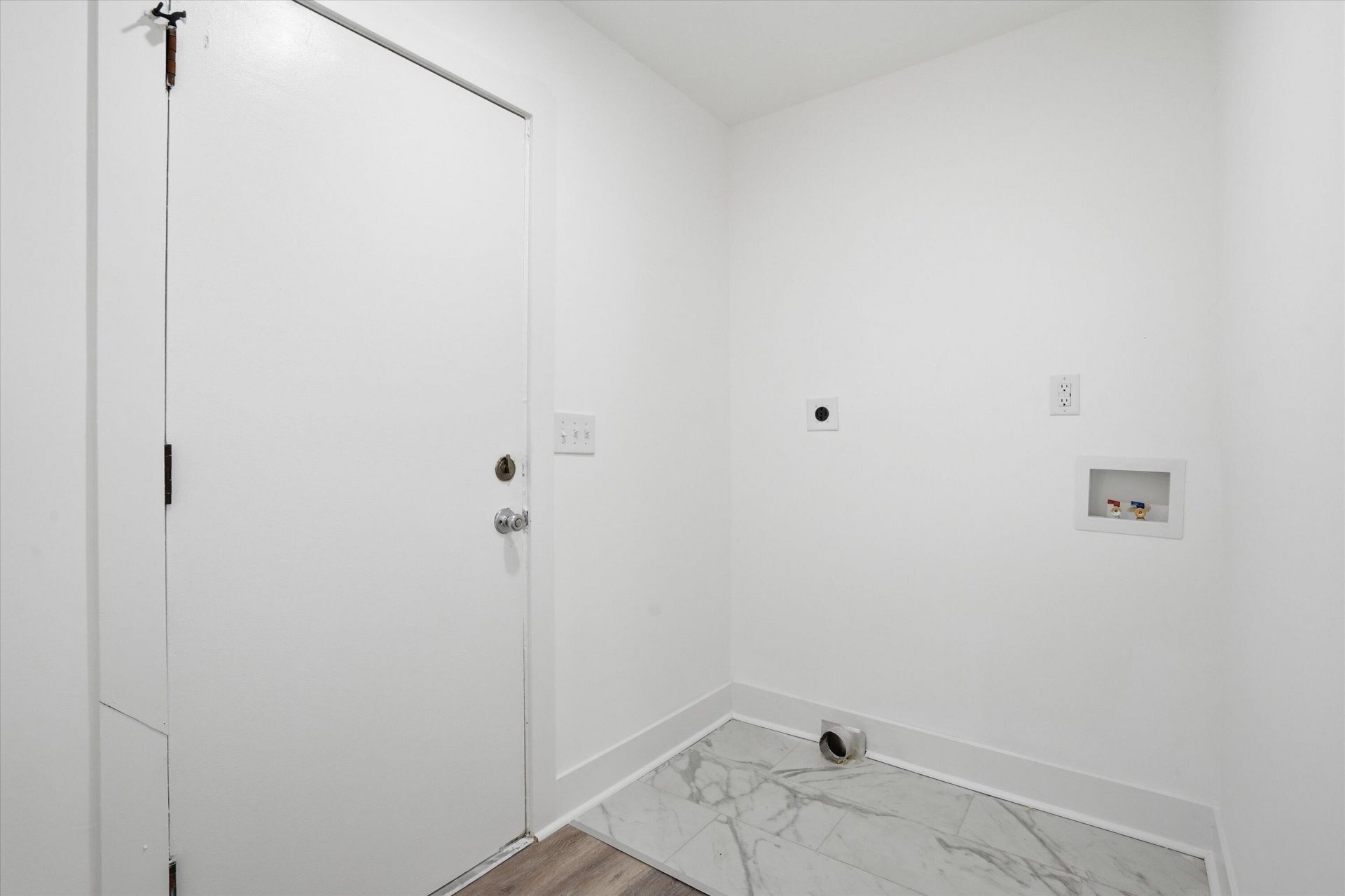 101 Hanover Court Photo 27