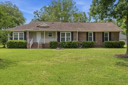 101 Hanover Court photo 4