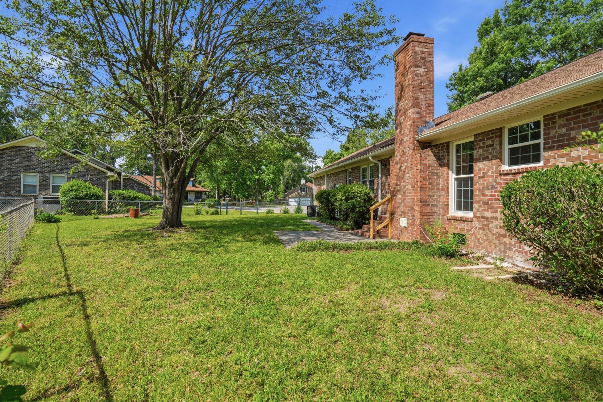 101 Hanover Court Photo 33