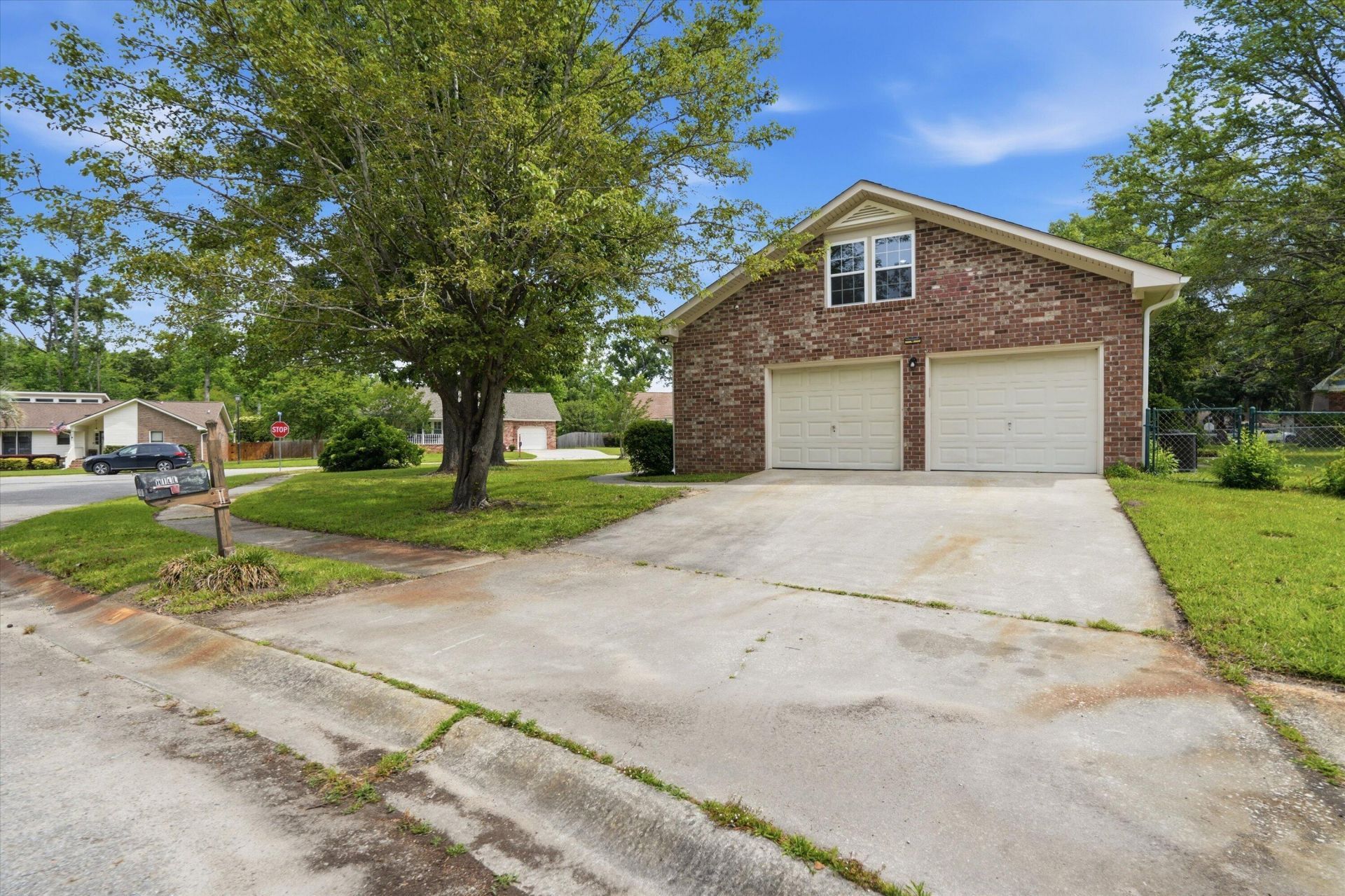 101 Hanover Court Photo 4