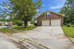 101 Hanover Court photo 4
