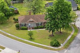 101 Hanover Court photo 4