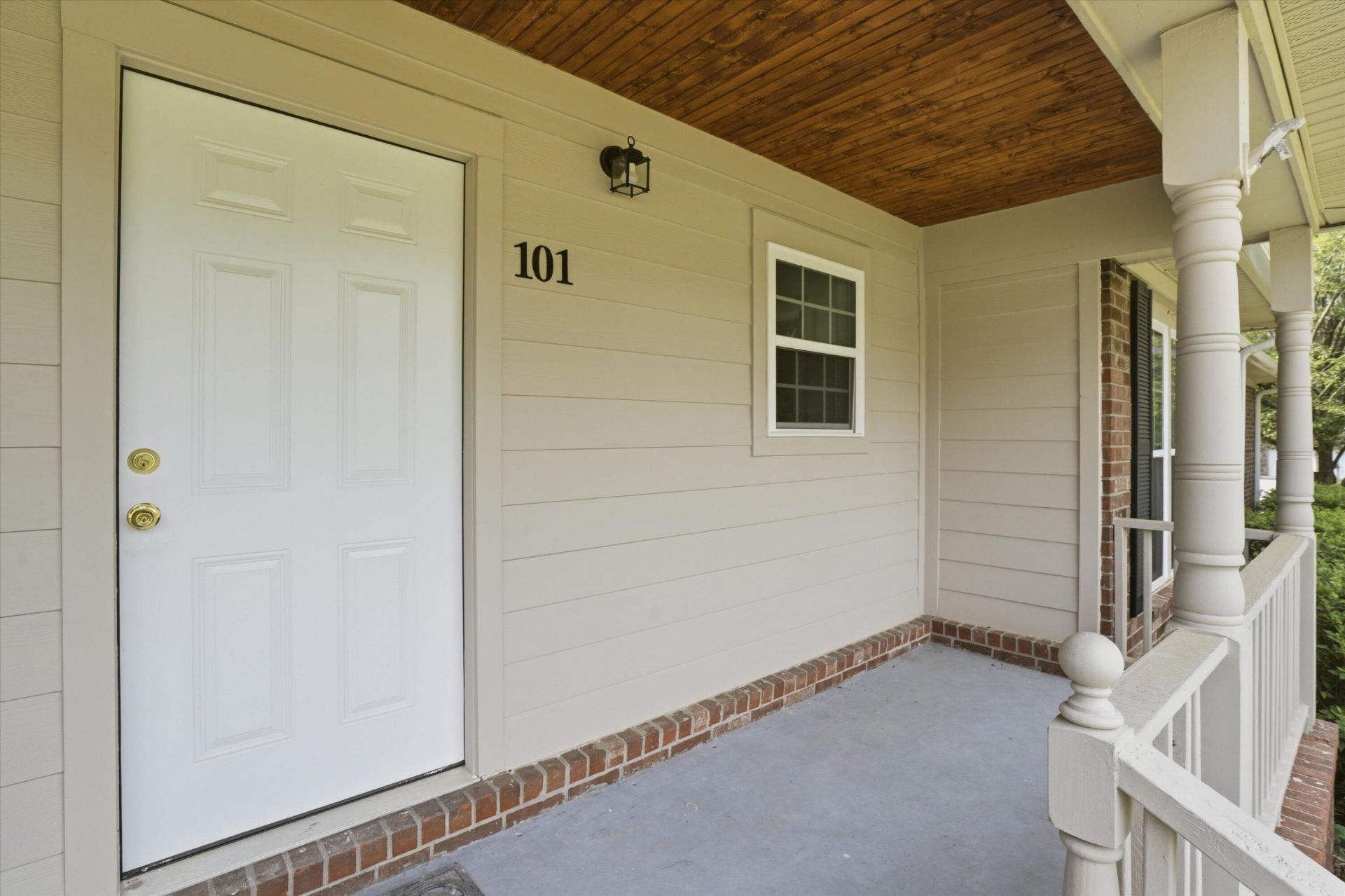 101 Hanover Court Photo 6