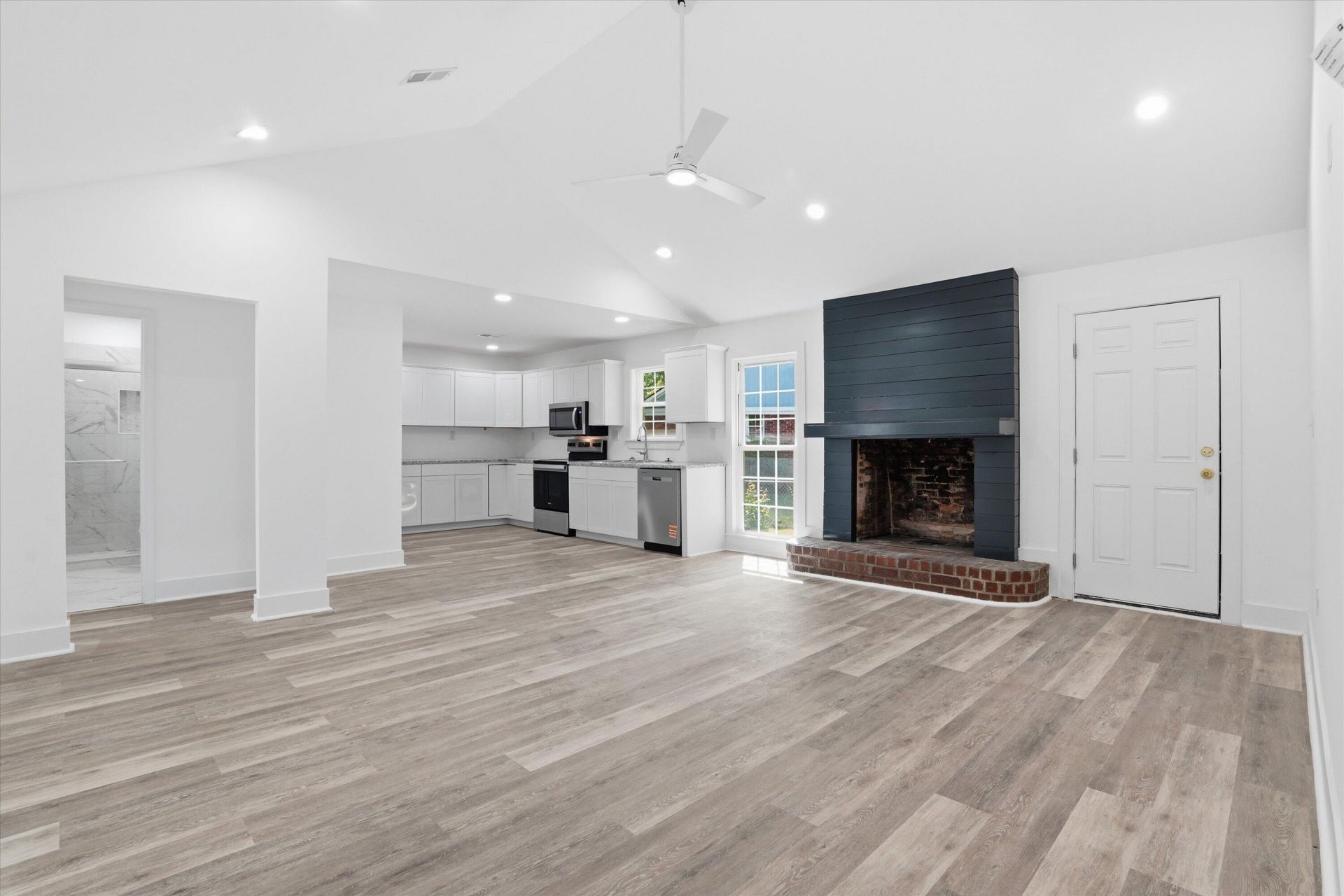 101 Hanover Court Photo 7