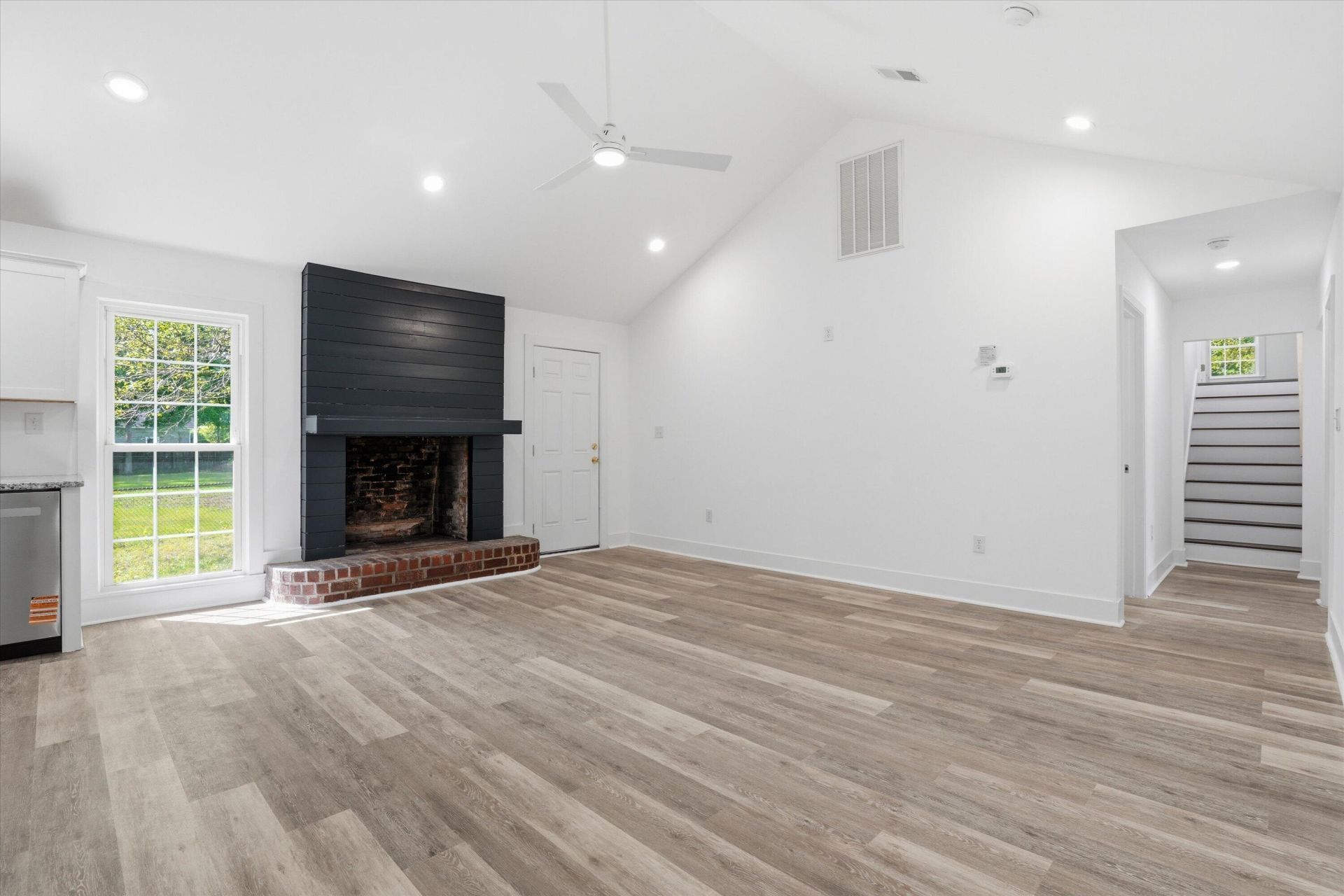 101 Hanover Court Photo 8