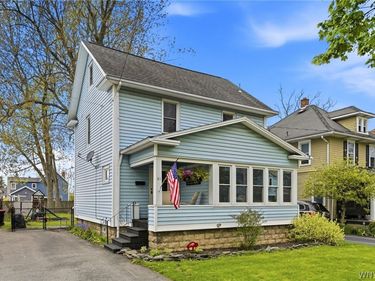 41 Woodlawn Avenue, Lancaster, NY 14086
