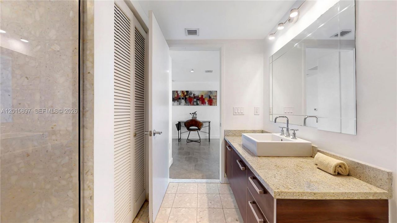 185 SW 7th St , Unit 2900, Miami, FL 33130 Photo