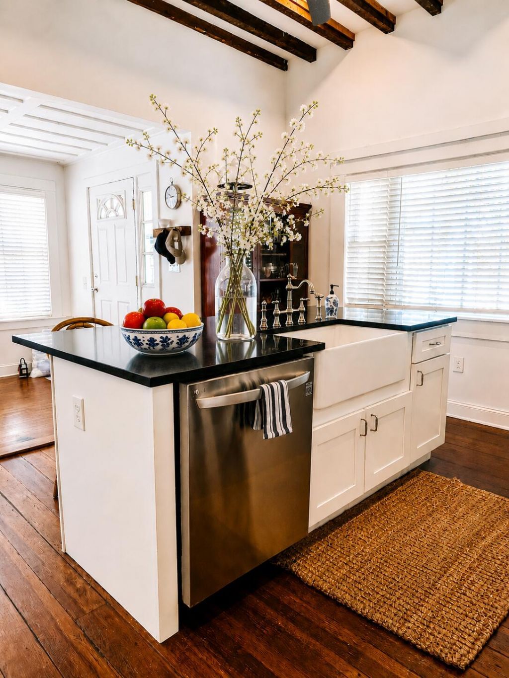 33 Sheppard Street Photo 4