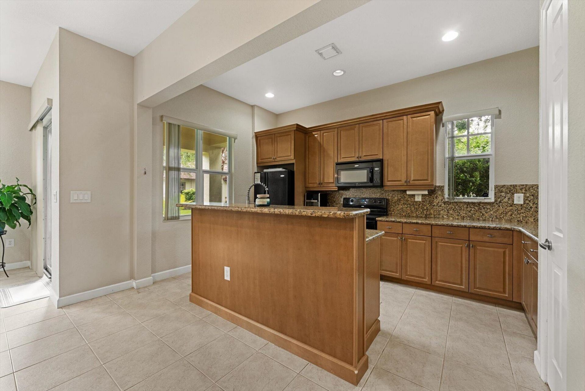 6013 NW 118th Drive, Coral Springs, FL 33076 Photo