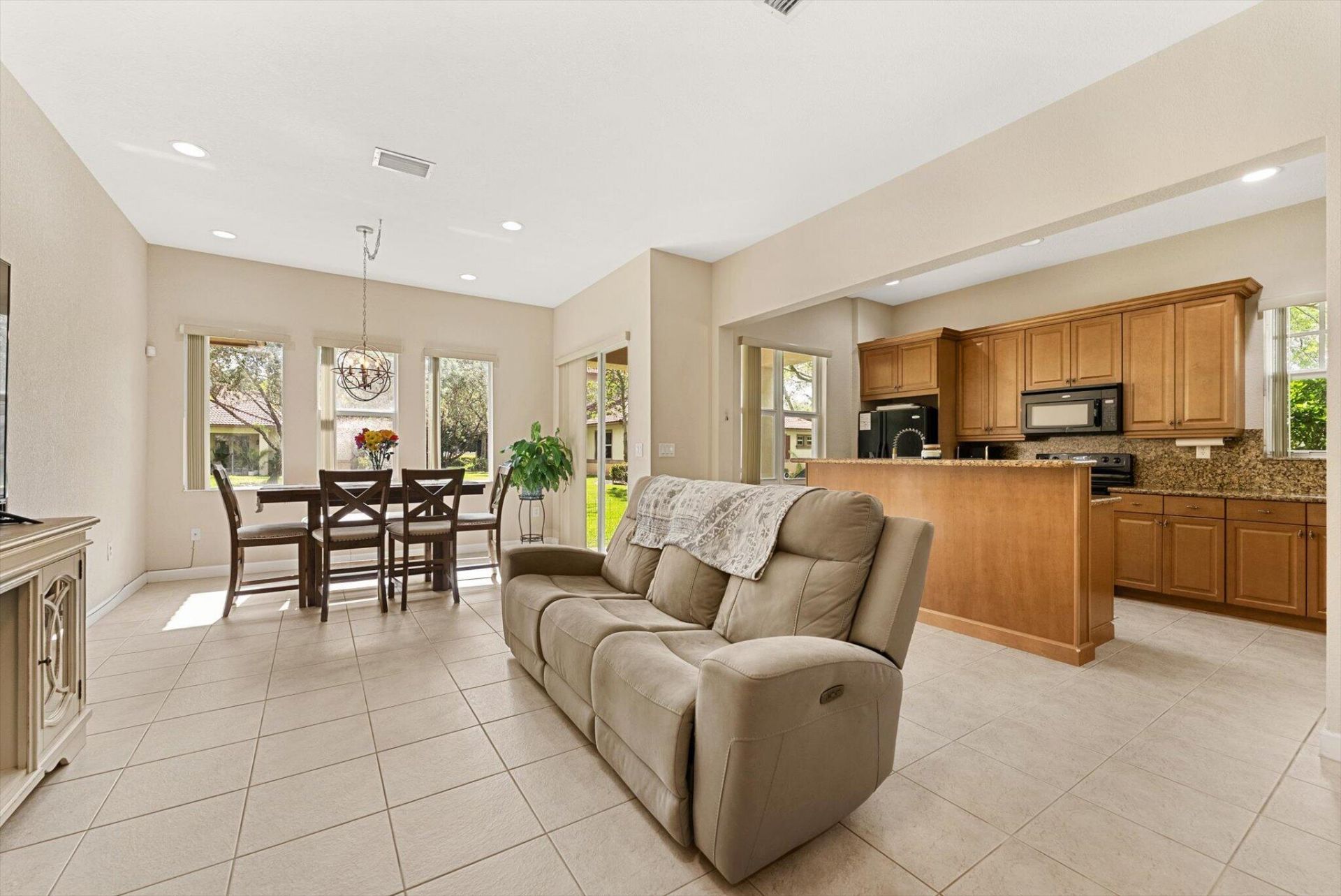 6013 NW 118th Drive, Coral Springs, FL 33076 Photo