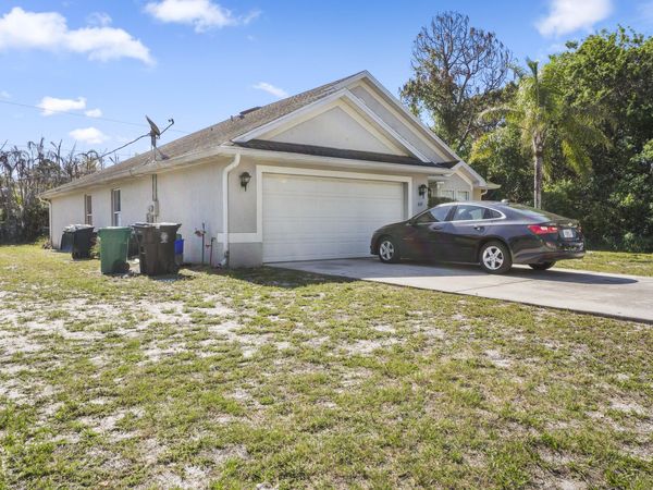 609 NW Cardinal Drive, Port St. Lucie, FL 34983