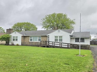 2426 E Mansfield Street, Bucyrus, OH 44820