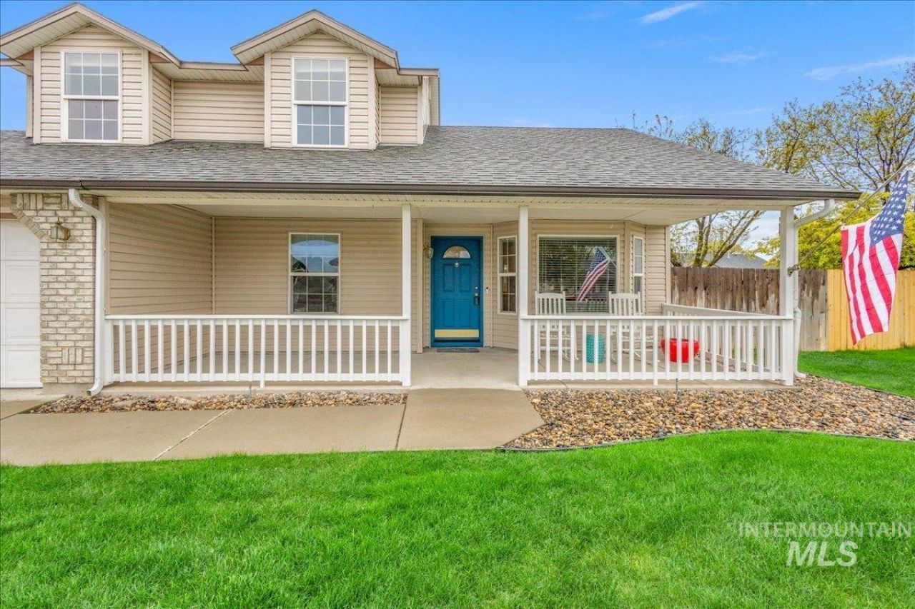 413 Summer Ct, Nampa, ID 83686 Main Photo