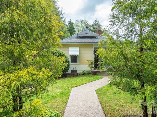 110 Enthoffer Street , Black Mountain, NC 28711
