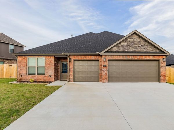 6601 SW Acacia Street, Bentonville, AR 72713