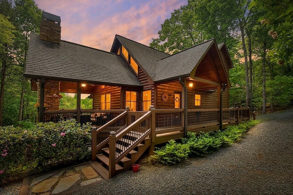 34 Dallas Lane, Blue Ridge, GA 30513 Main Photo
