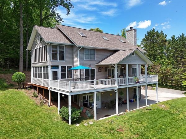 6000 Robinson Road, Young Harris, GA 30582
