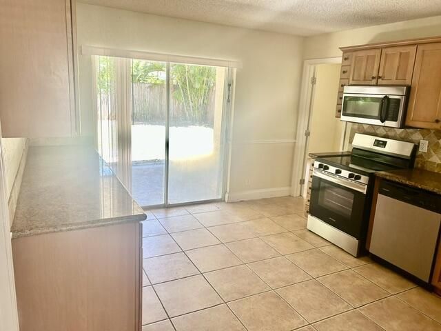 5447 Twin Oakes Road, Greenacres, FL 33463 Photo