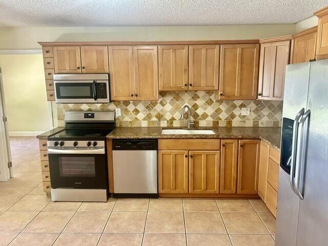 5447 Twin Oakes Road, Greenacres, FL 33463 Photo