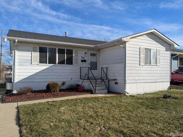 594 Colorado Avenue, Pontiac, MI 48341
