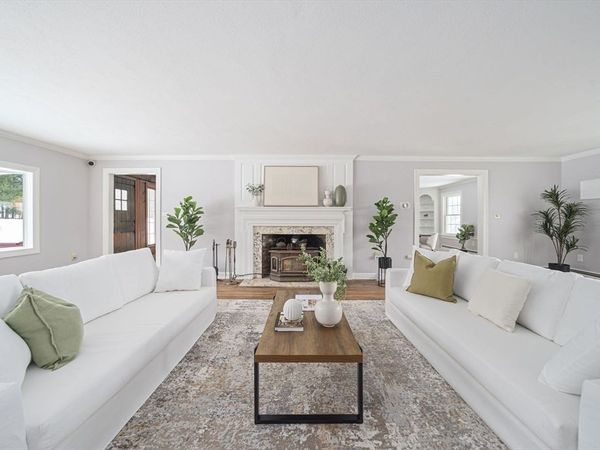 8 Conway Lane, Foxboro, MA 02035