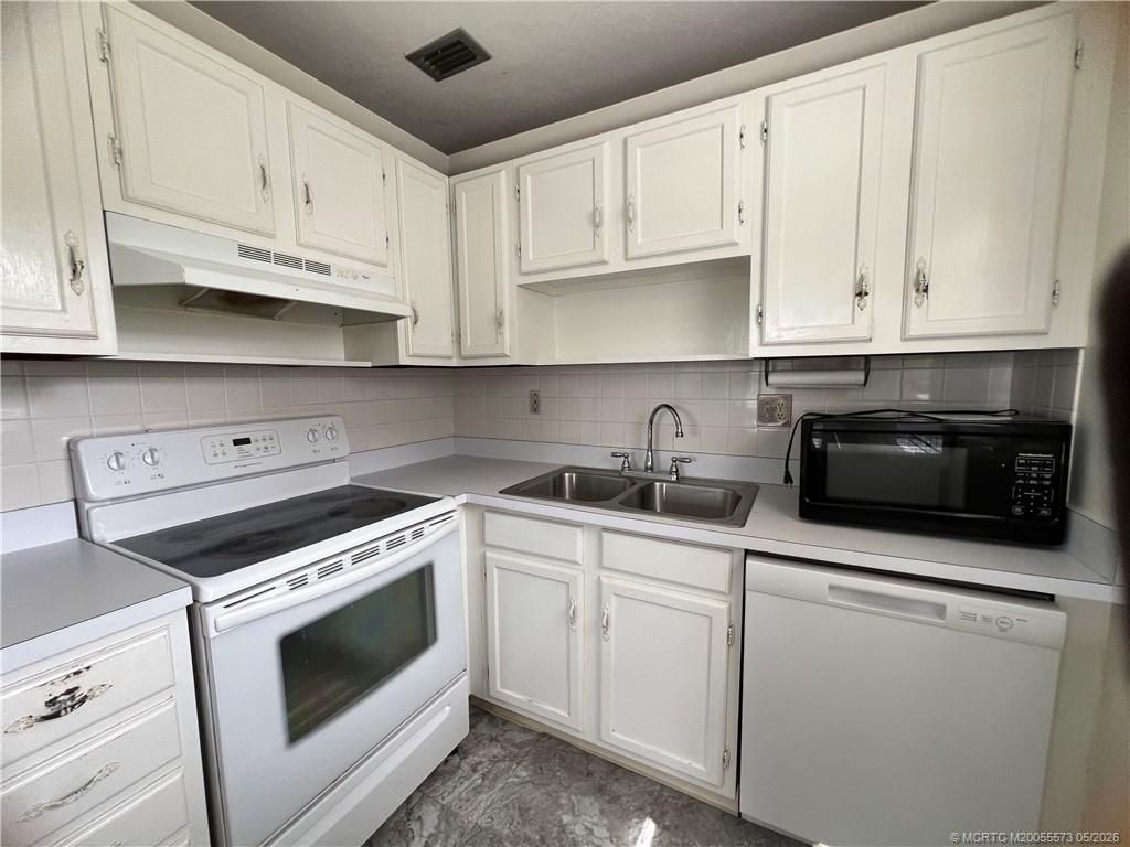 1225 NW 21st Street, Unit 8-805, Stuart, FL 34994 Photo