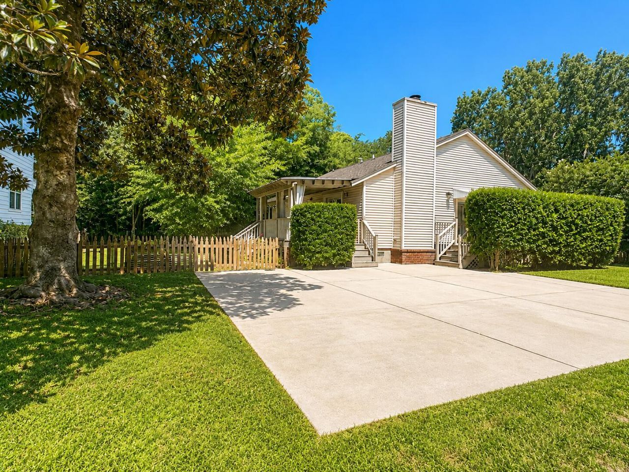 2041 Woodland Shores Road Photo 3