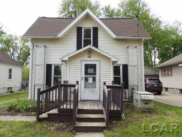 1138 E Hunt , Adrian, MI 49221